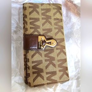 Michael Kors Joplin Continental Wallet EUC